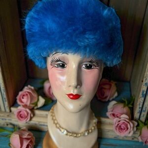 Vibrant Blue Faux Fur Hat Vintage 50’s mouton